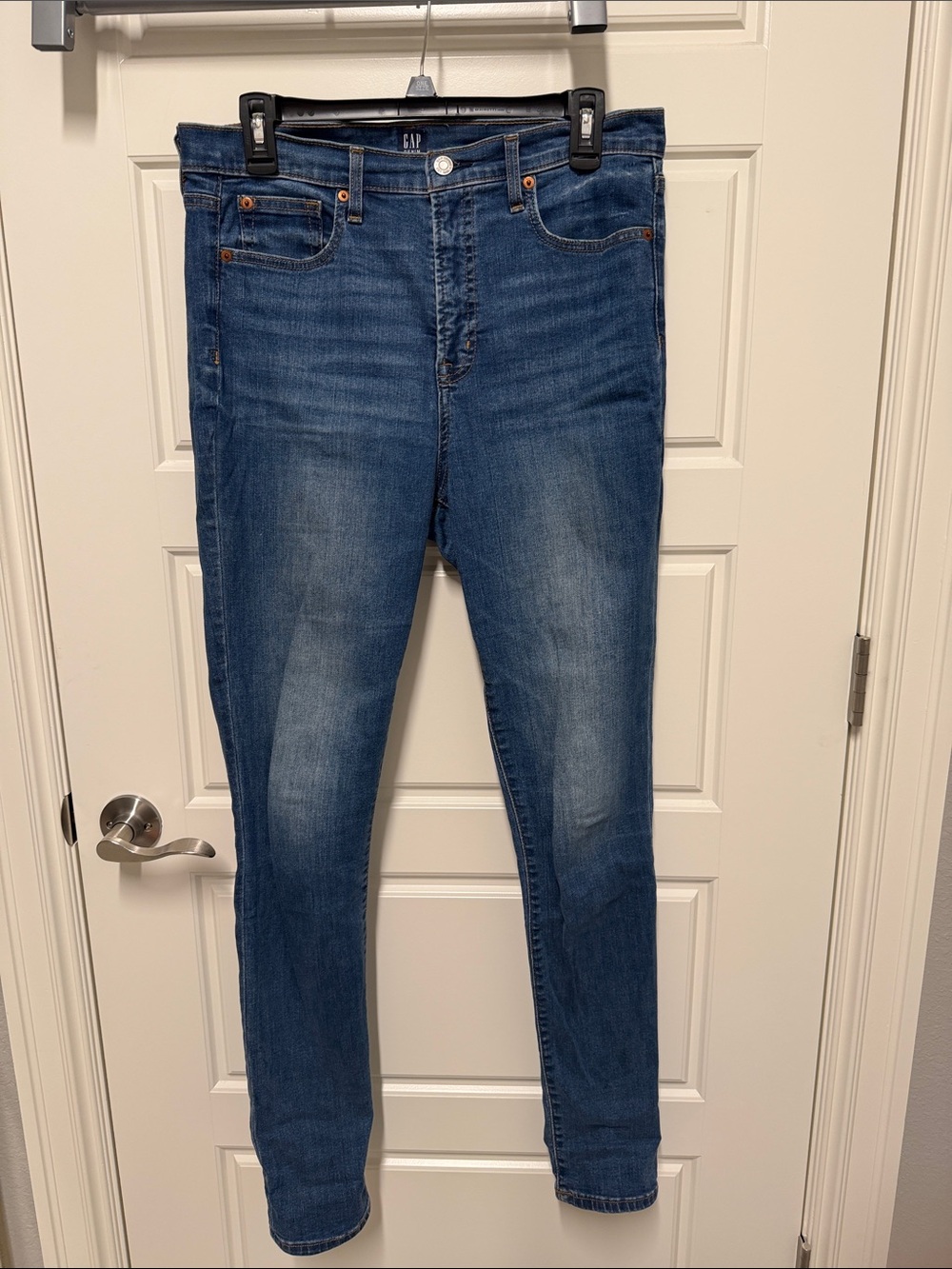GAP Women's Slim Stretch Jeans in Mid Blue Wash